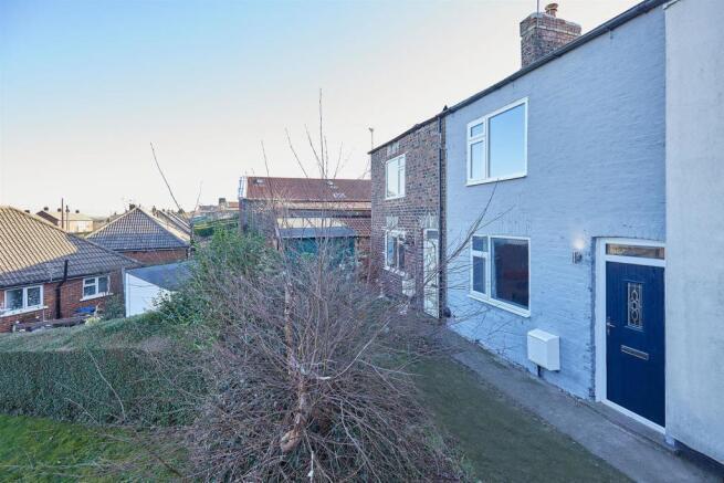 2 bedroom cottage for sale