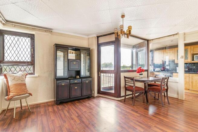 2 bedroom flat for sale