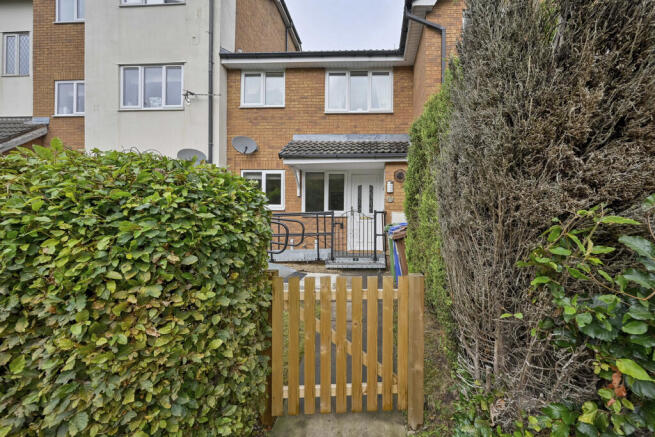 1 bedroom ground maisonette for sale