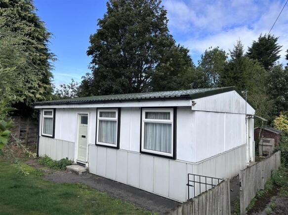 2 bedroom bungalow for sale