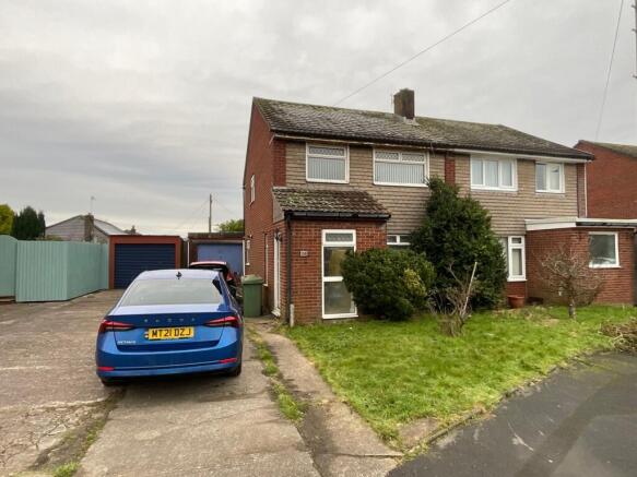 3 bedroom semi-detached house for sale