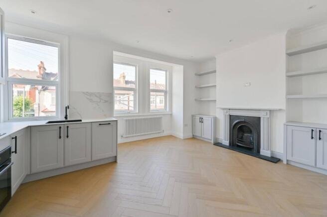 2 bedroom flat for sale