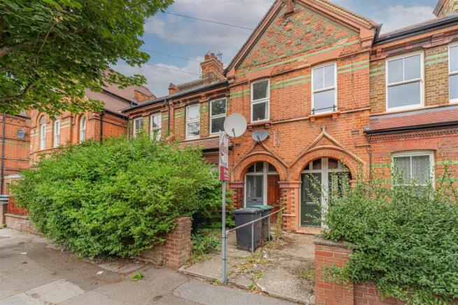 3 bedroom maisonette for sale