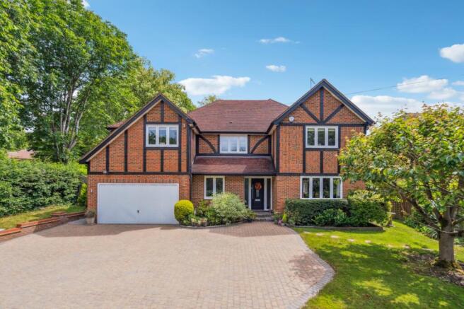 5 bedroom detached house for sale
