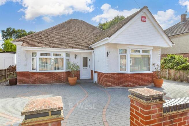 4 bedroom detached bungalow for sale