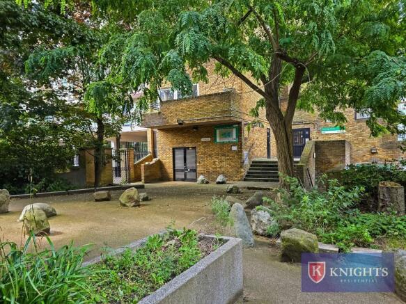 3 bedroom flat for sale