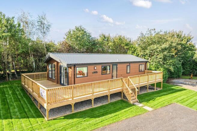 2 bedroom lodge for sale