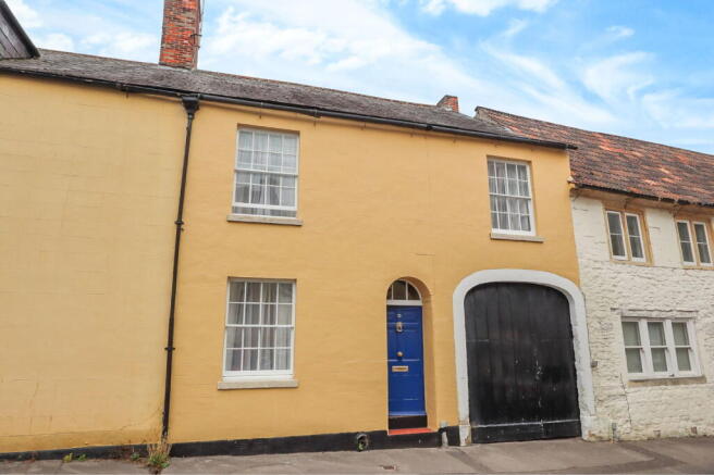 3 bedroom terraced house for sale