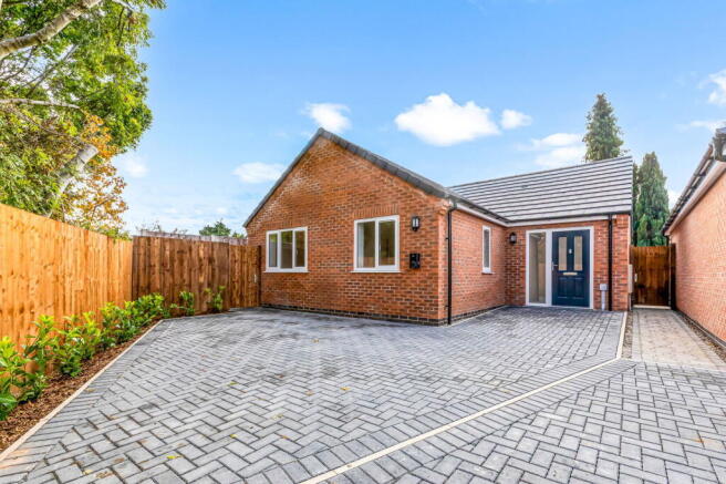 2 bedroom detached bungalow for sale