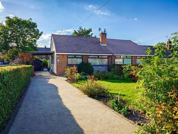 2 bedroom semi-detached bungalow for sale