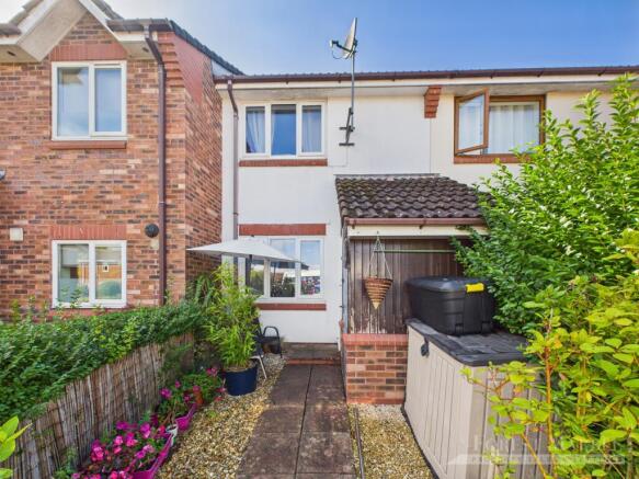 2 bedroom terraced house for sale