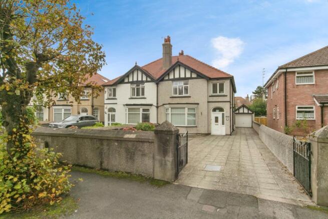 4 bedroom semi-detached house for sale