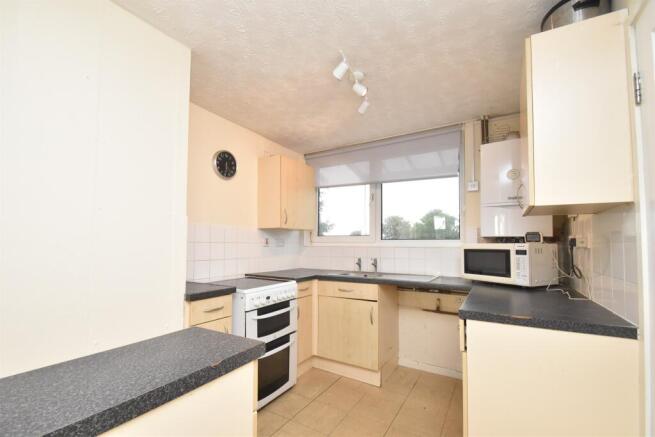 2 bedroom maisonette for sale