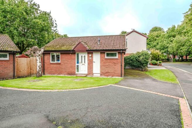 1 bedroom detached bungalow for sale