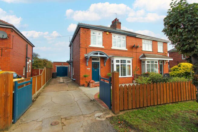 3 bedroom semi-detached house for sale