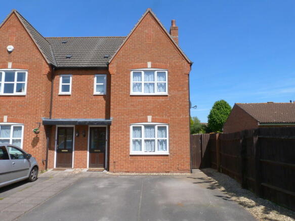 3 bedroom semi-detached house for sale
