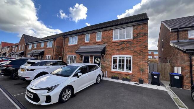 3 bedroom semi-detached house for sale