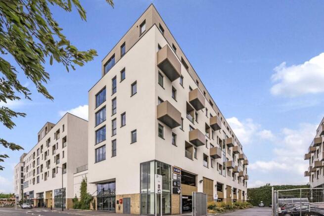 2 bedroom flat for sale