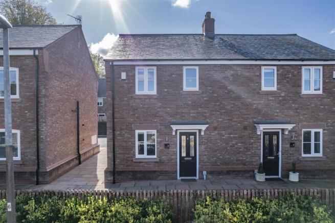 3 bedroom semi-detached house for sale