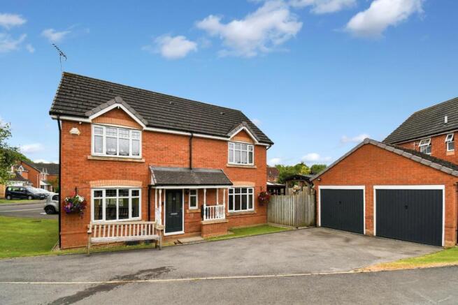 4 bedroom detached house for sale