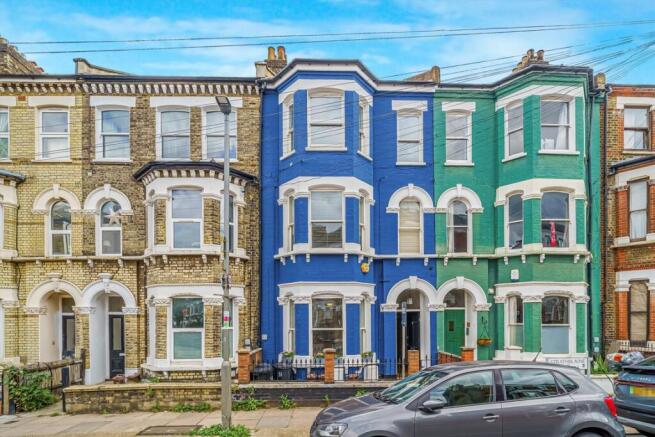 2 bedroom flat for sale