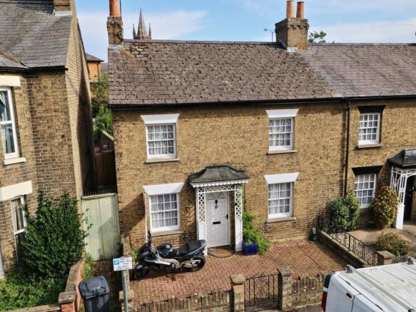 3 bedroom end of terrace house for sale