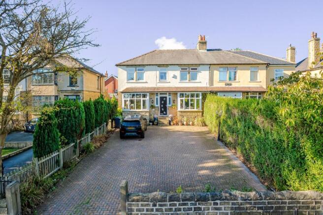 5 bedroom semi-detached house for sale