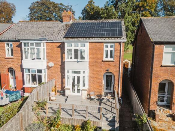 3 bedroom semi-detached house for sale