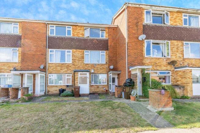 2 bedroom maisonette for sale