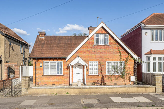 2 bedroom bungalow for sale