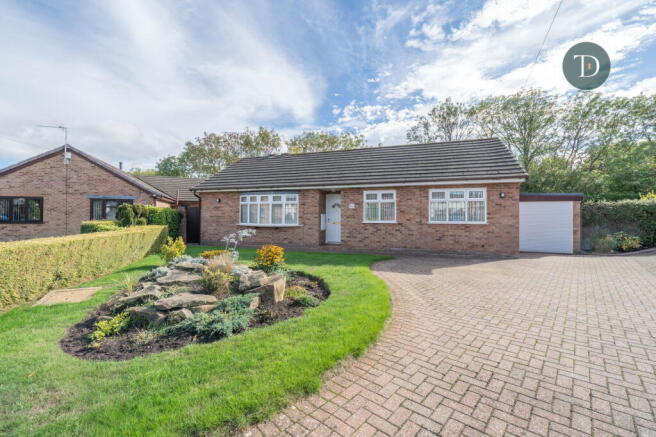 2 bedroom detached bungalow for sale