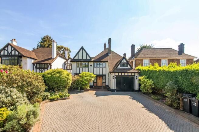 5 bedroom detached house for sale