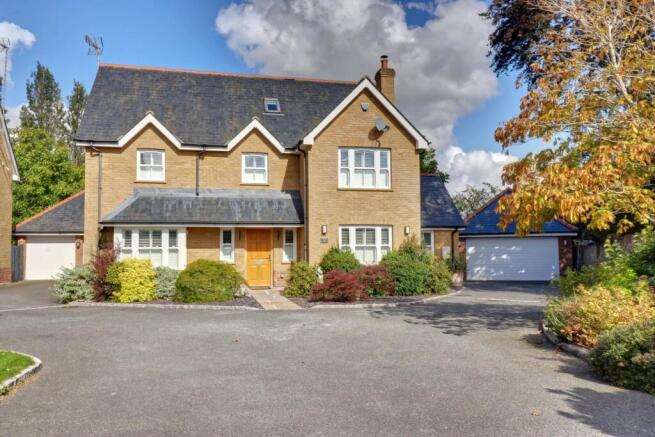 5 bedroom detached house for sale