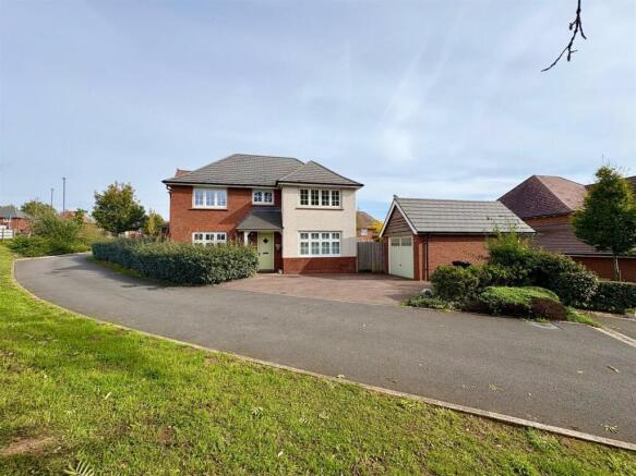 4 bedroom detached house for sale