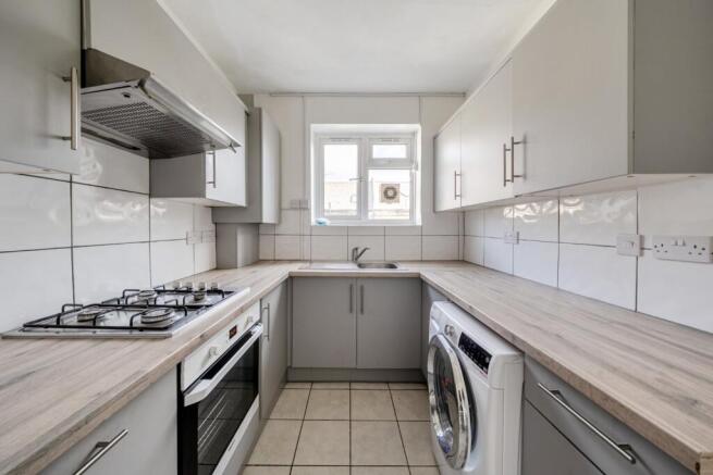 3 bedroom flat for sale