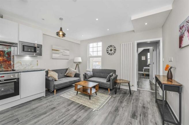 2 bedroom flat for sale