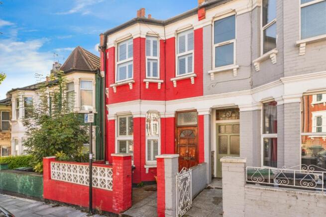 4 bedroom terraced house for sale