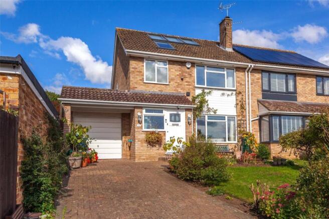 3 bedroom semi-detached house for sale