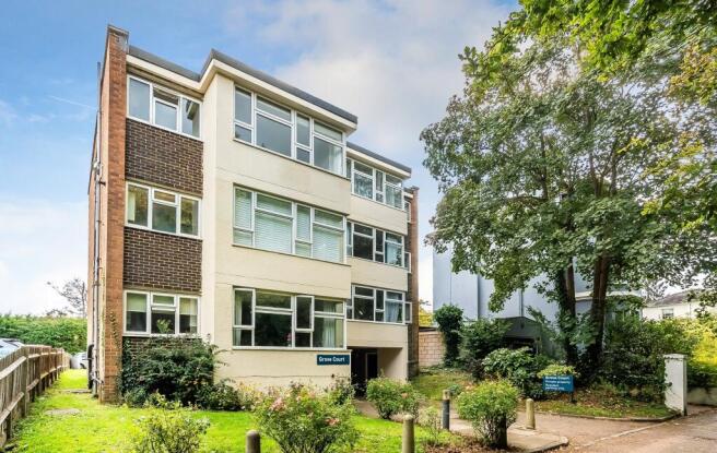 3 bedroom flat for sale