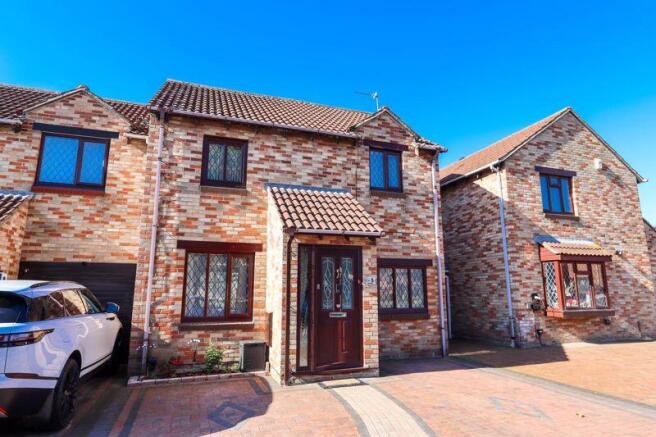 3 bedroom end of terrace house for sale