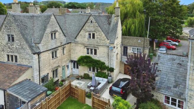 4 bedroom semi-detached house for sale