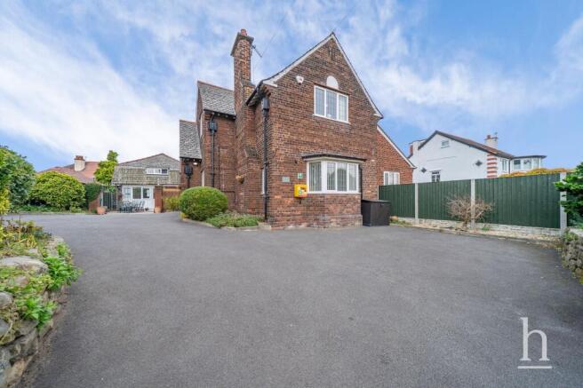 8 bedroom detached house for sale