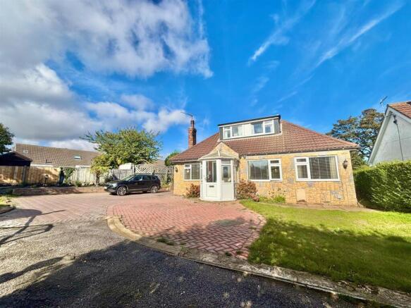 3 bedroom detached bungalow for sale