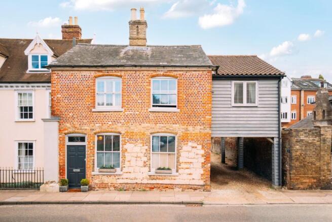 4 bedroom town house for sale