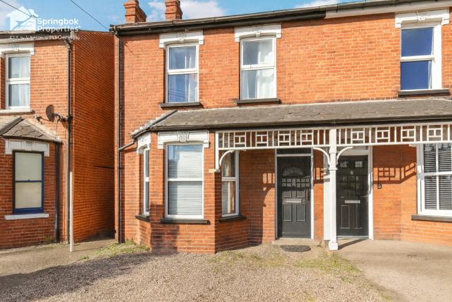 3 bedroom semi-detached house for sale