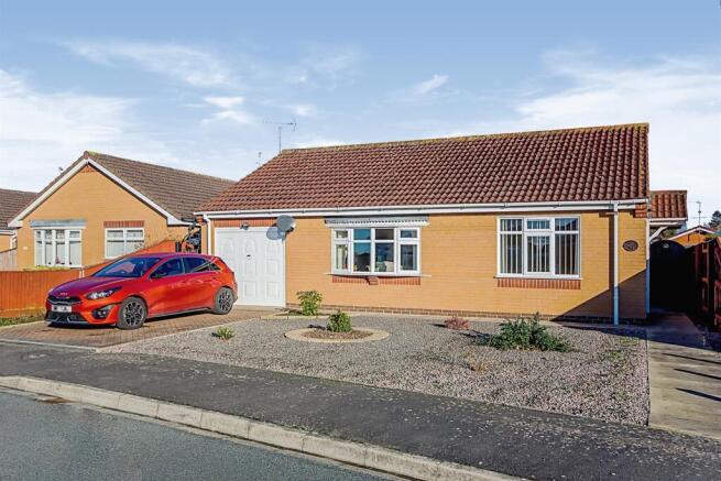2 bedroom detached bungalow for sale
