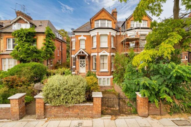 2 bedroom flat for sale