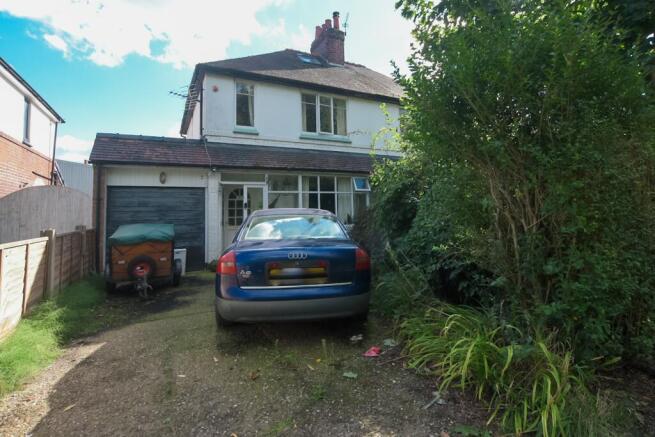 2 bedroom semi-detached house for sale