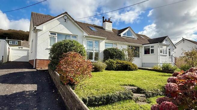 4 bedroom semi-detached bungalow for sale