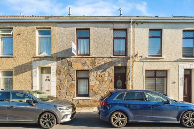 4 bedroom terraced house for sale